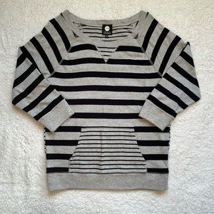 Jones New York Sport black and grey stripped 3/4 sleeve shirt size large